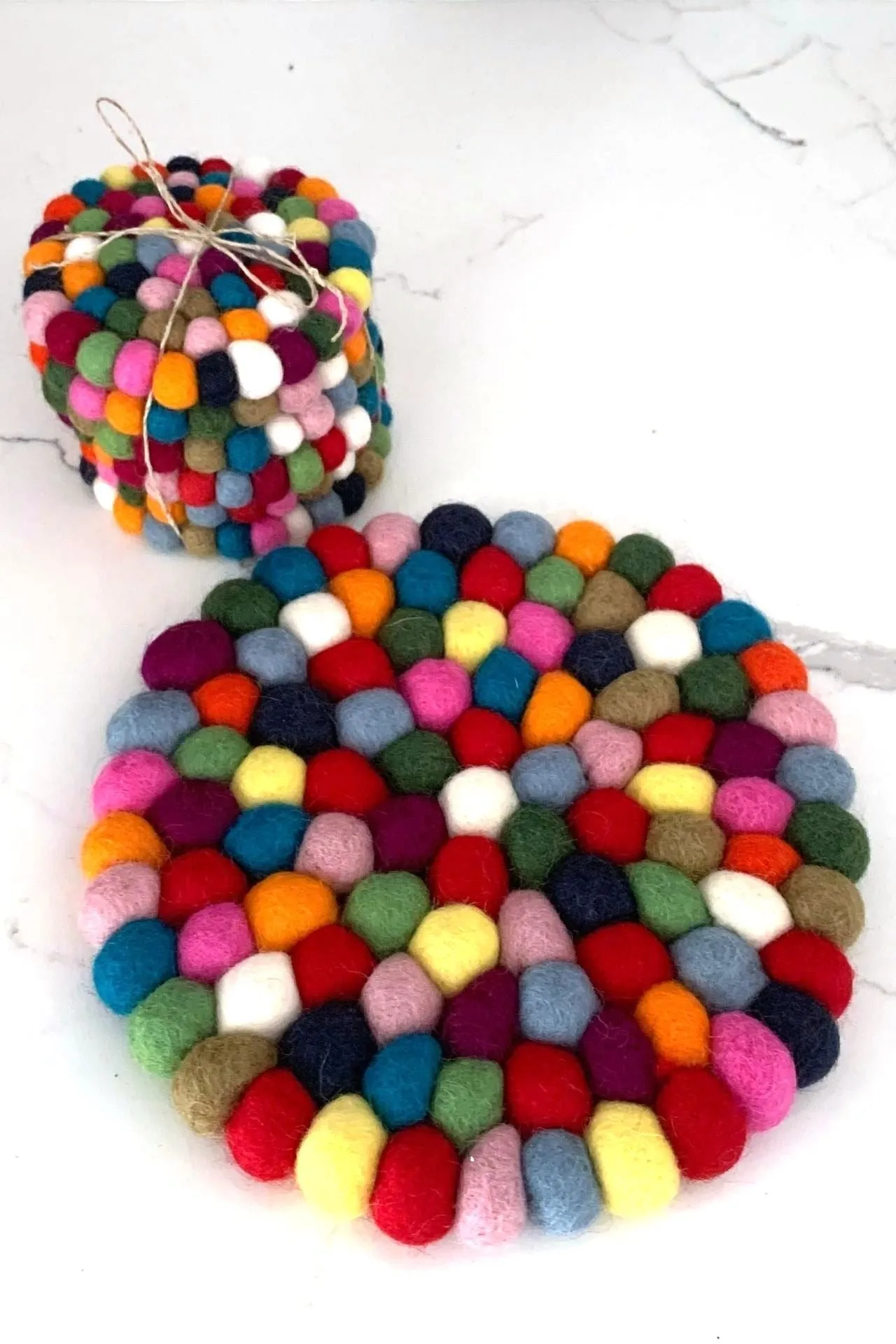 Felt Ball Set - Trivet   6 Coasters (Multicolour)