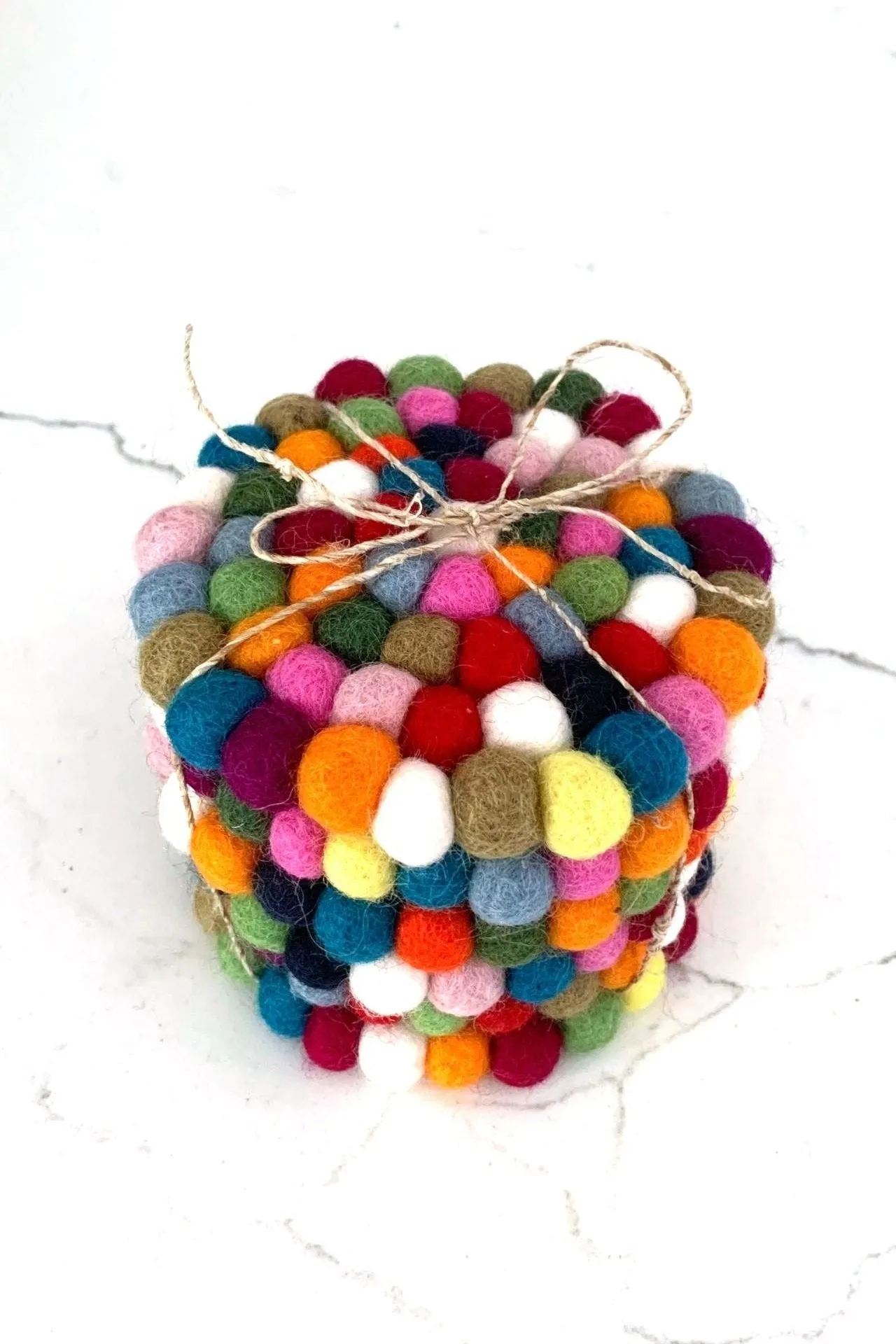 Felt Ball Set - Trivet   6 Coasters (Multicolour)
