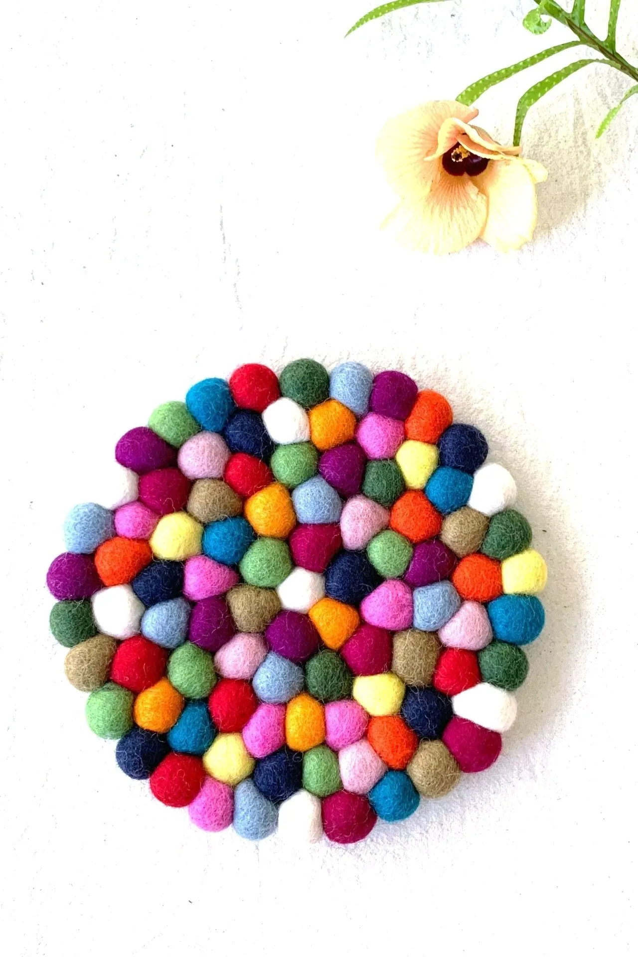 Felt Ball Set - Trivet   6 Coasters (Multicolour)
