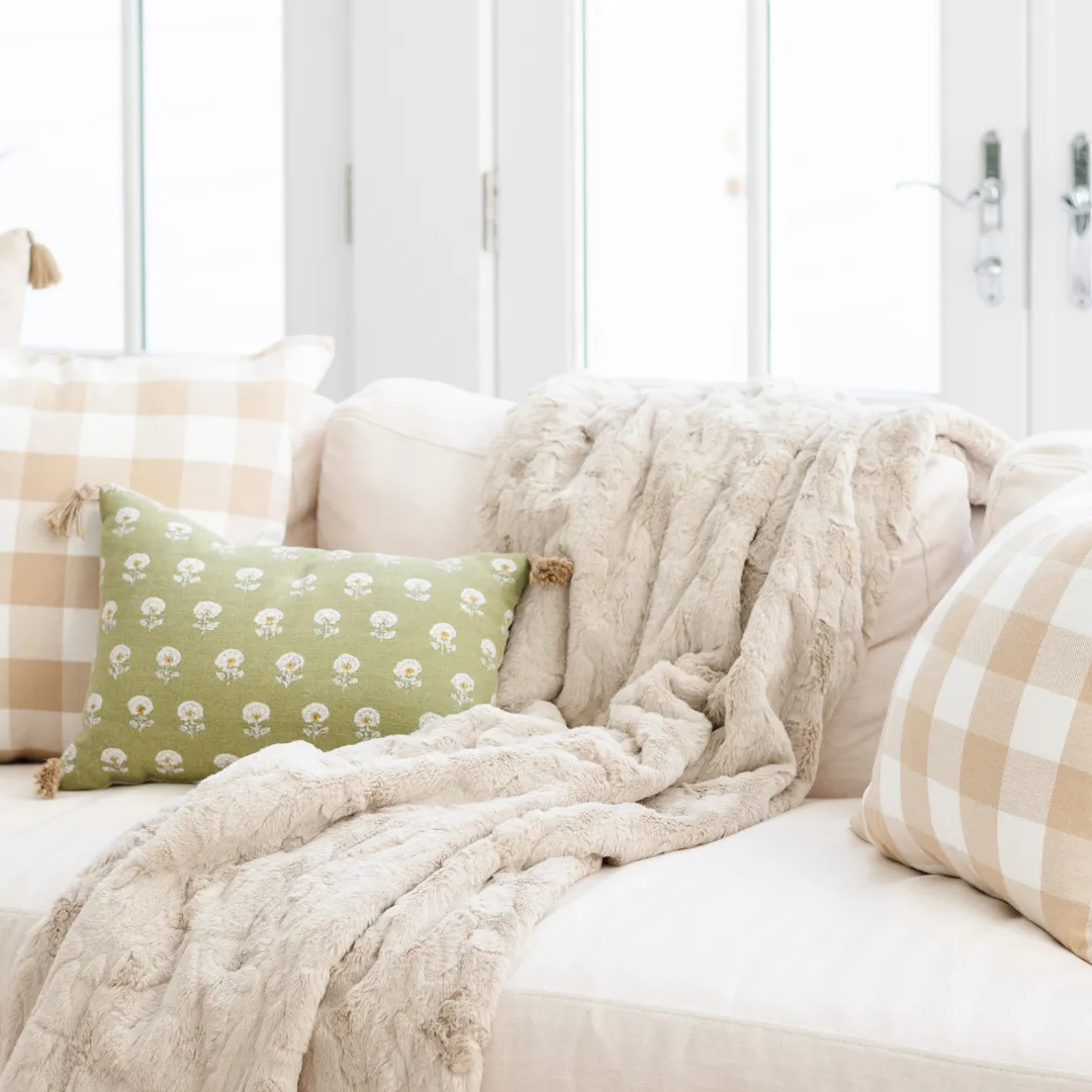 PATTERNED FAUX FUR XL THROW BLANKETS