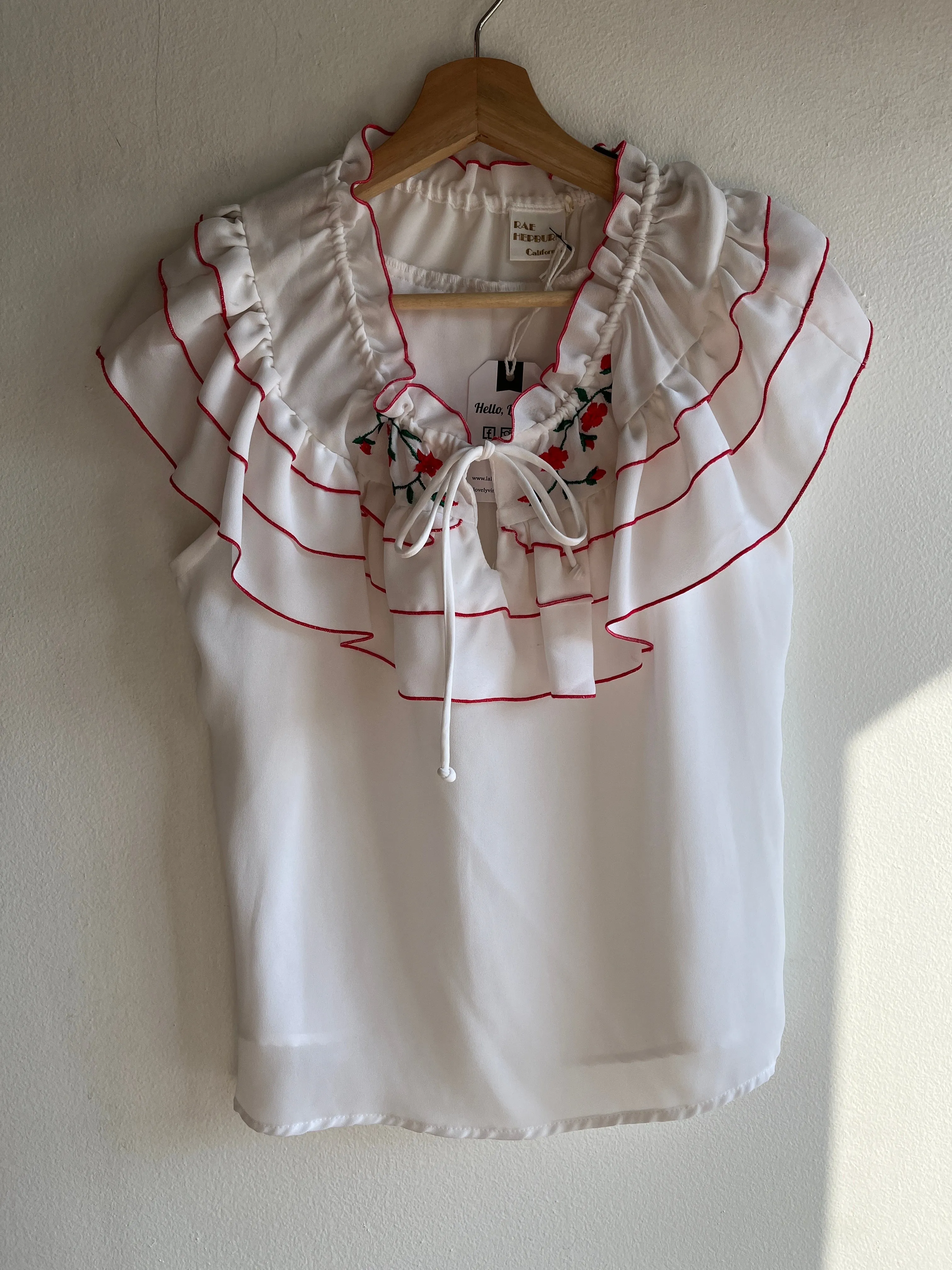 Vintage 1970s Sleeveless Ruffled Blouse