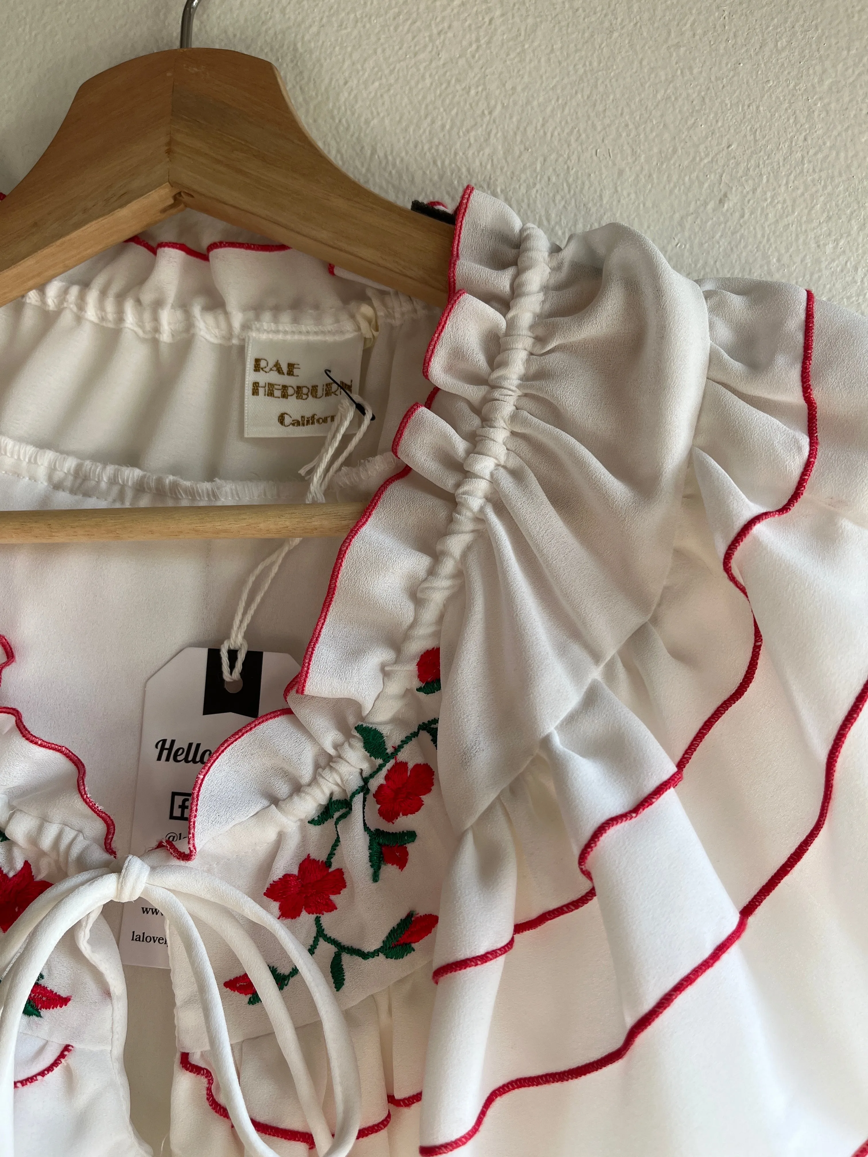 Vintage 1970s Sleeveless Ruffled Blouse