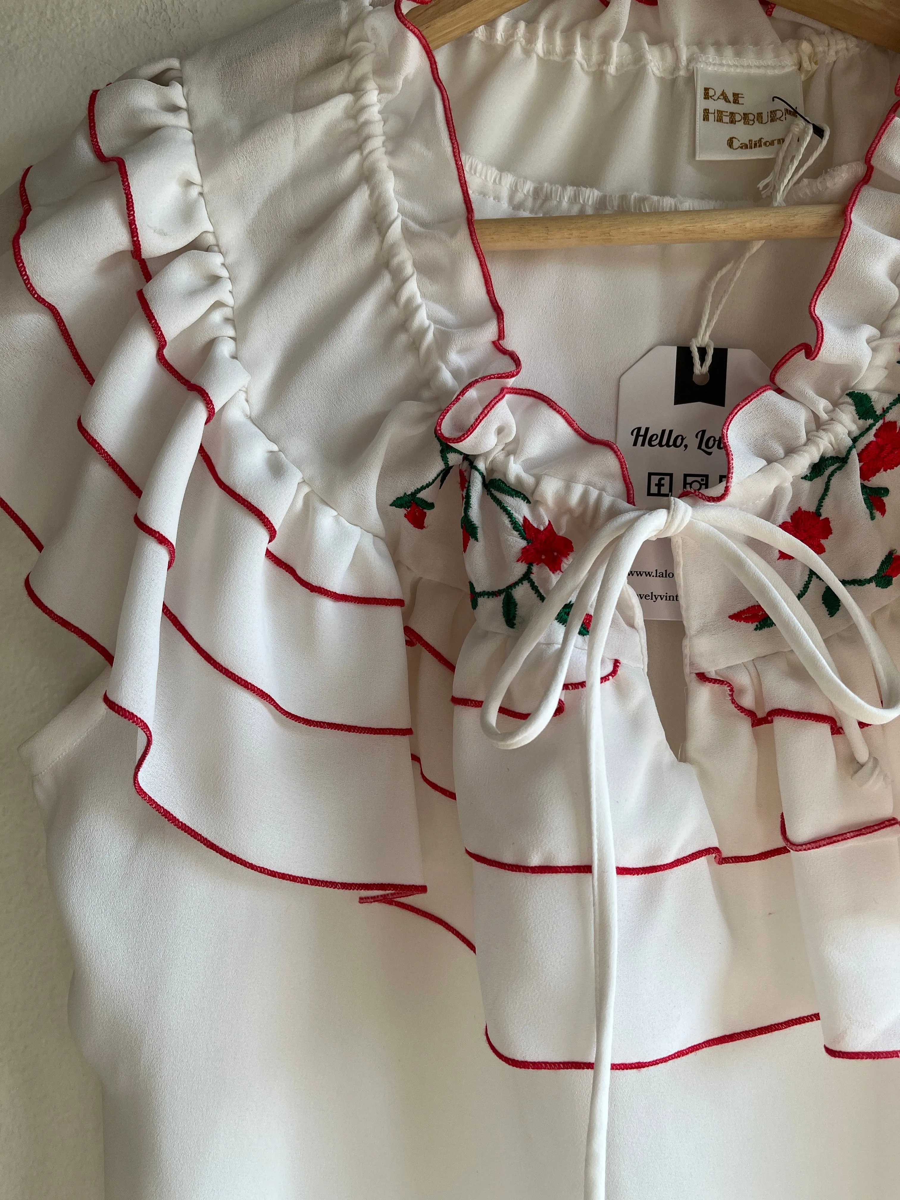 Vintage 1970s Sleeveless Ruffled Blouse